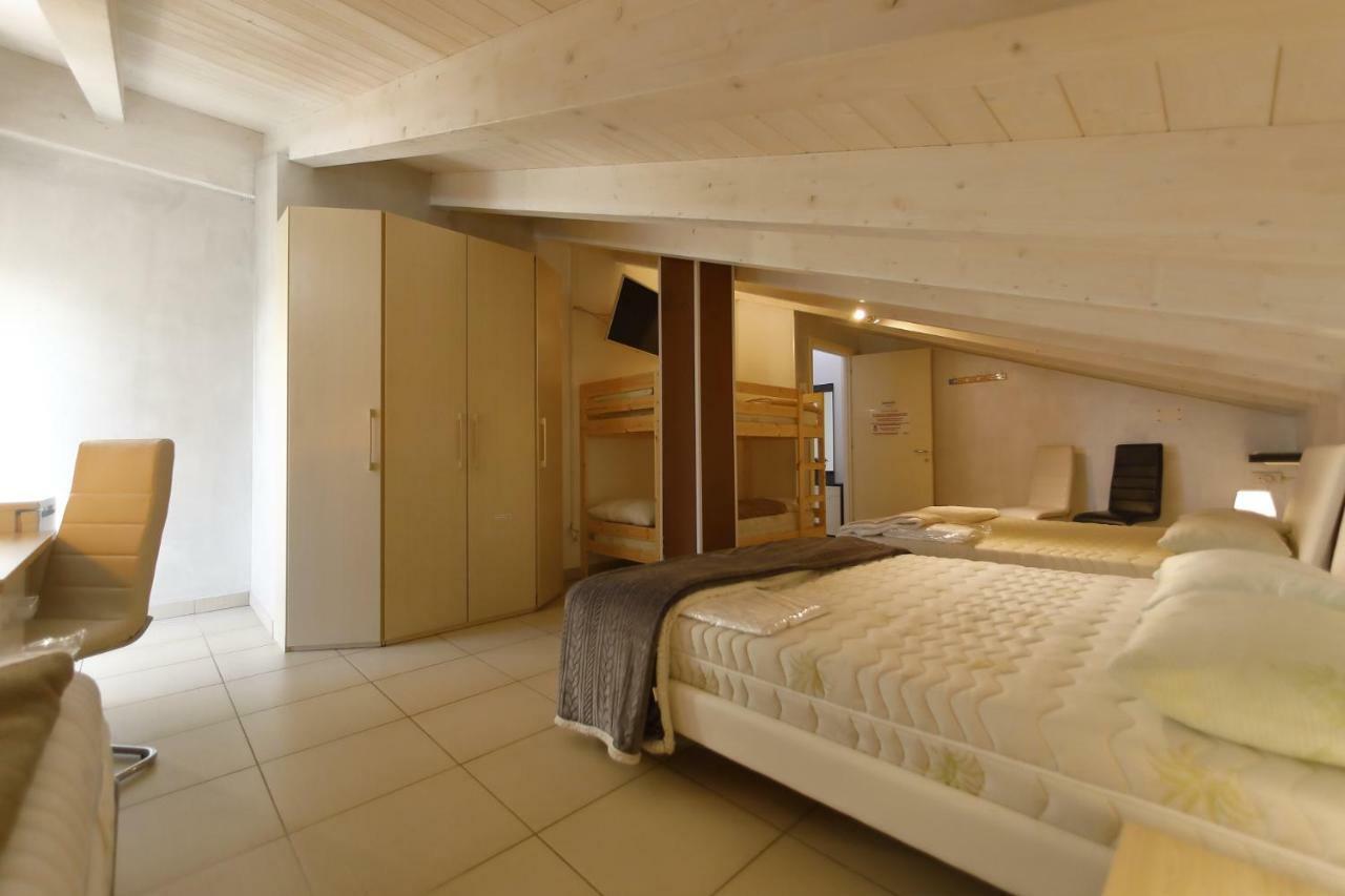 Nuovo Laghetto Del Frassino Hotel เปสเคียรา เดล การ์ดา ภายนอก รูปภาพ
